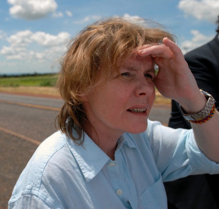 Une unique lueur ⇜ Fred Vargas - Fred Vargas Wikipedia 1 - BouQuivore.fr